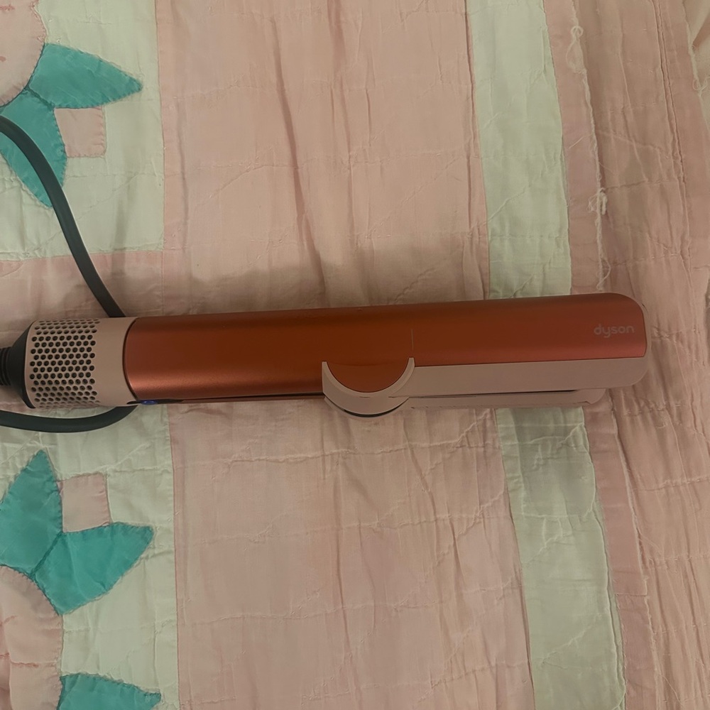 Dyson Air Straight - used in good condition
